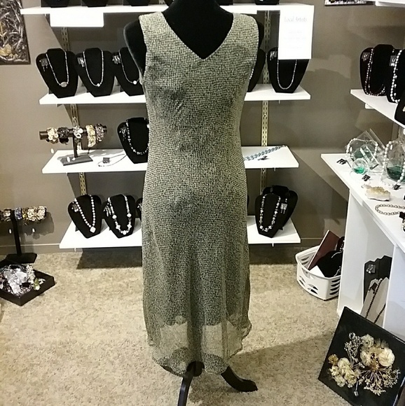 Dress - Picture 2 of 4